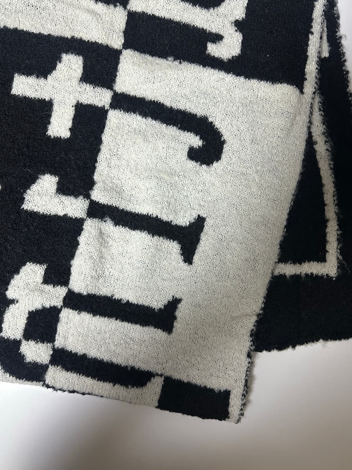 마뗑킴 로고 체커보드 머플러 블랙 화이트 LOGO CHECKBOARD M 상품이미지5