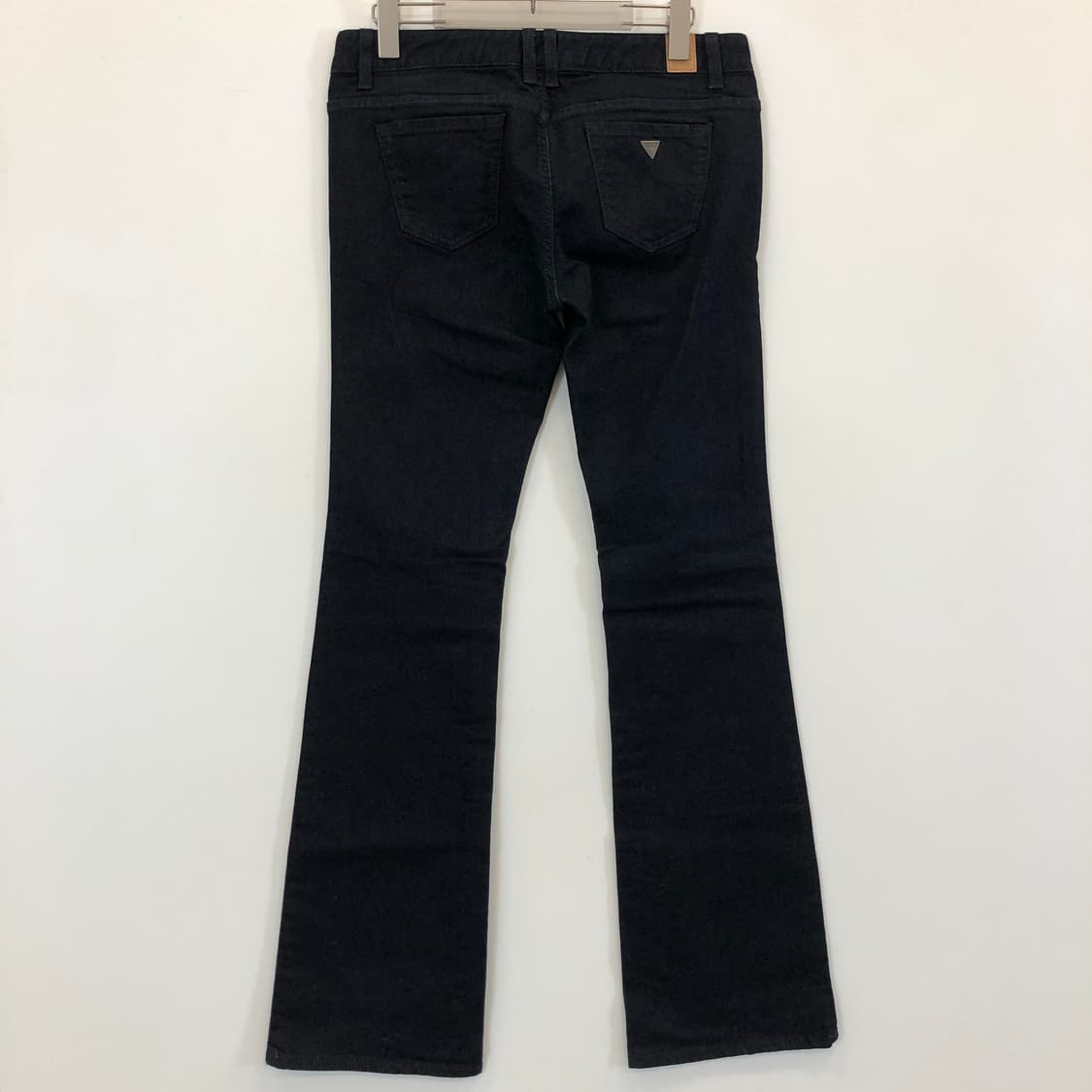 게스 은장 스틸로고 부츠컷데님진 여성 30 인치 상품이미지3