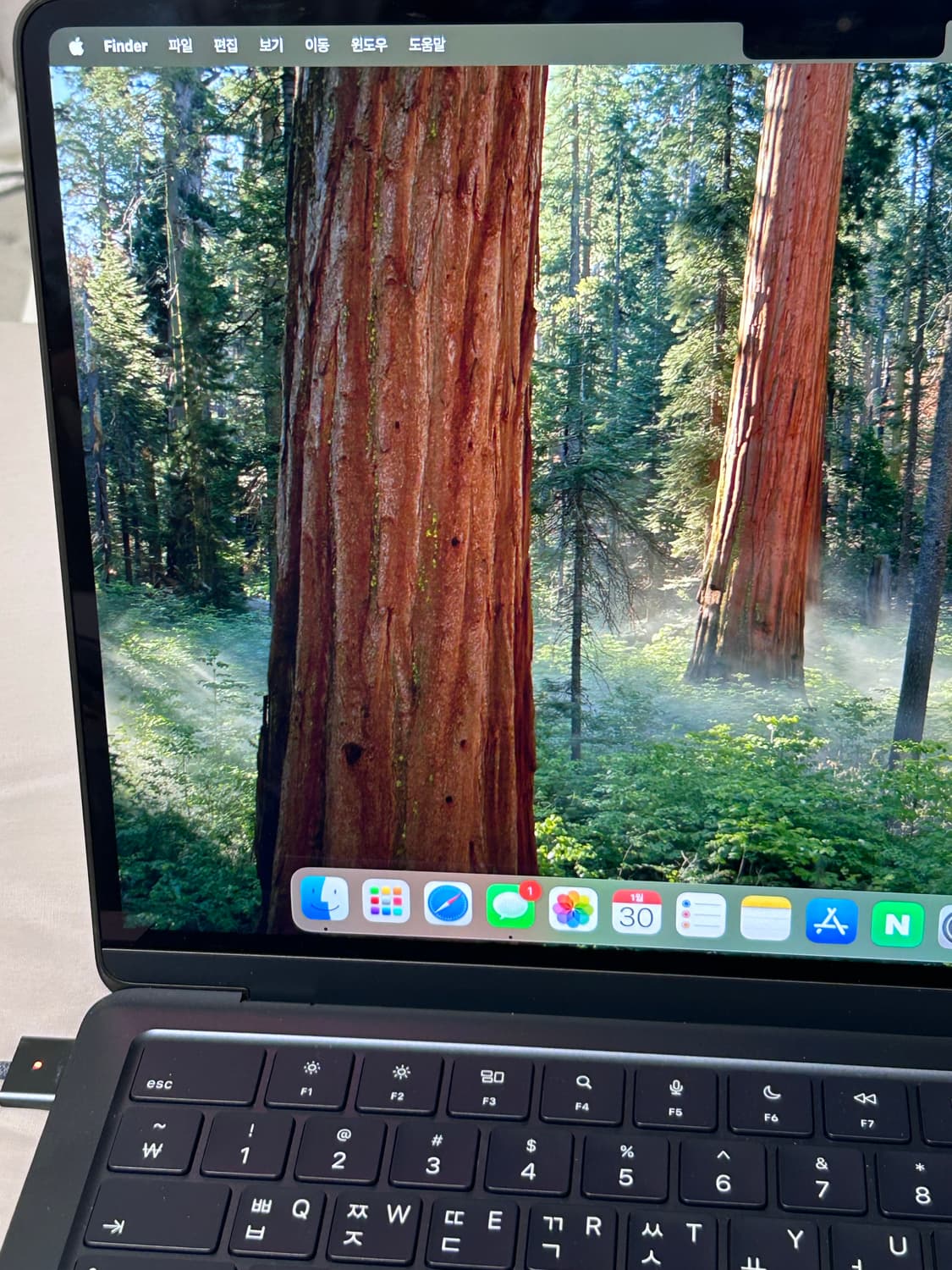 급처) 맥북 에어 M2 13인치 미드나이트 16GB / 256GB 상품이미지7