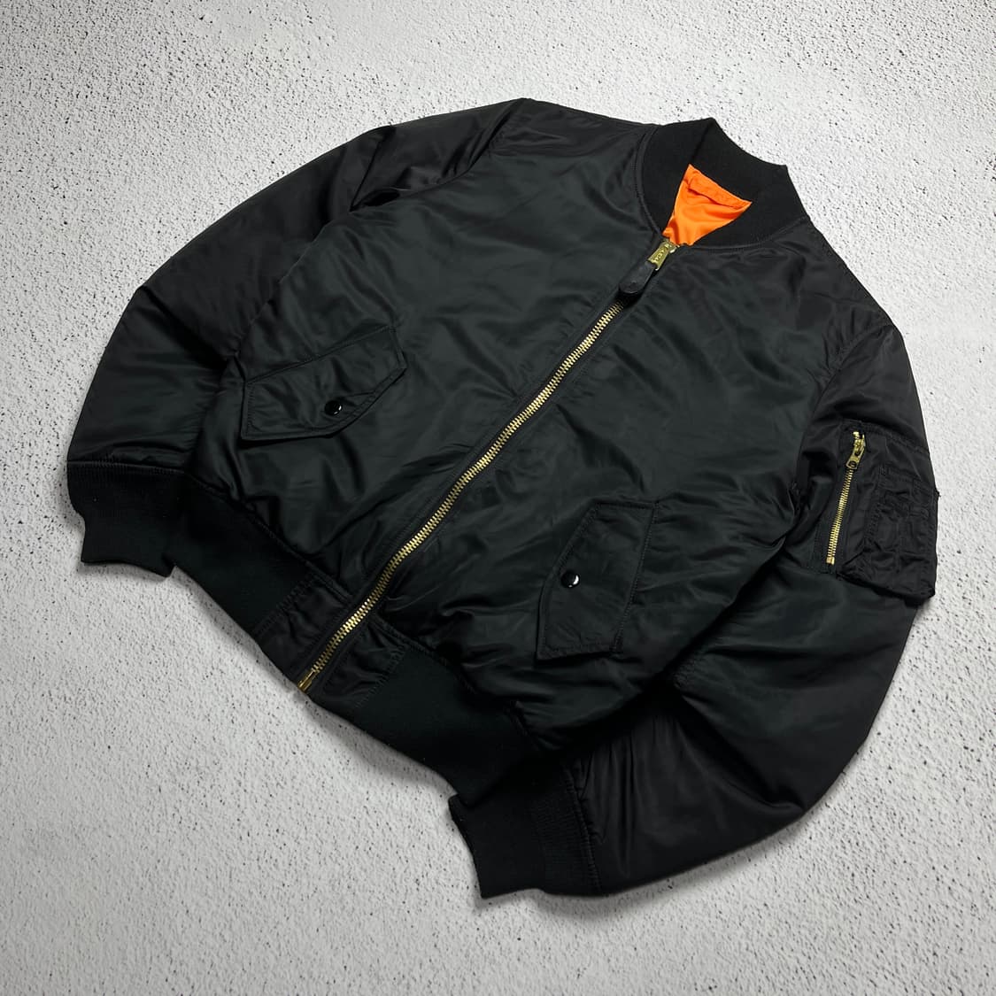 Alpha Industries MA-1 Flight Jacket 상품이미지1