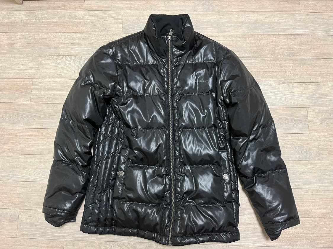 켈빈클라인 유광패딩 상품이미지1