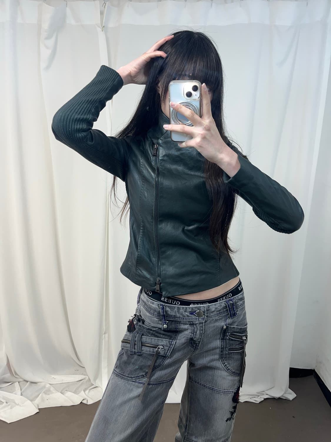 사선 지퍼 하이넥 카키 레더 자켓 상품이미지1