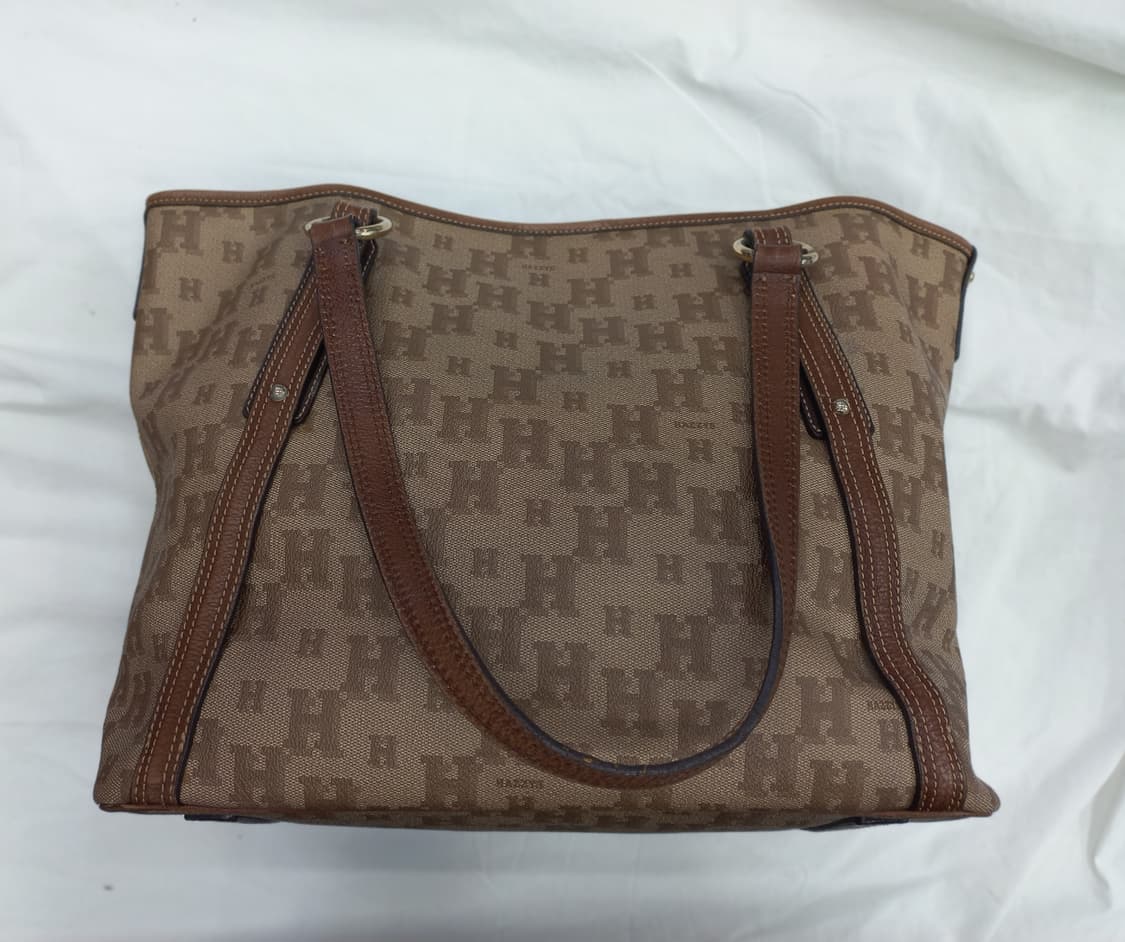 헤지스 H로고 패턴 토트백 브라운 상품이미지3