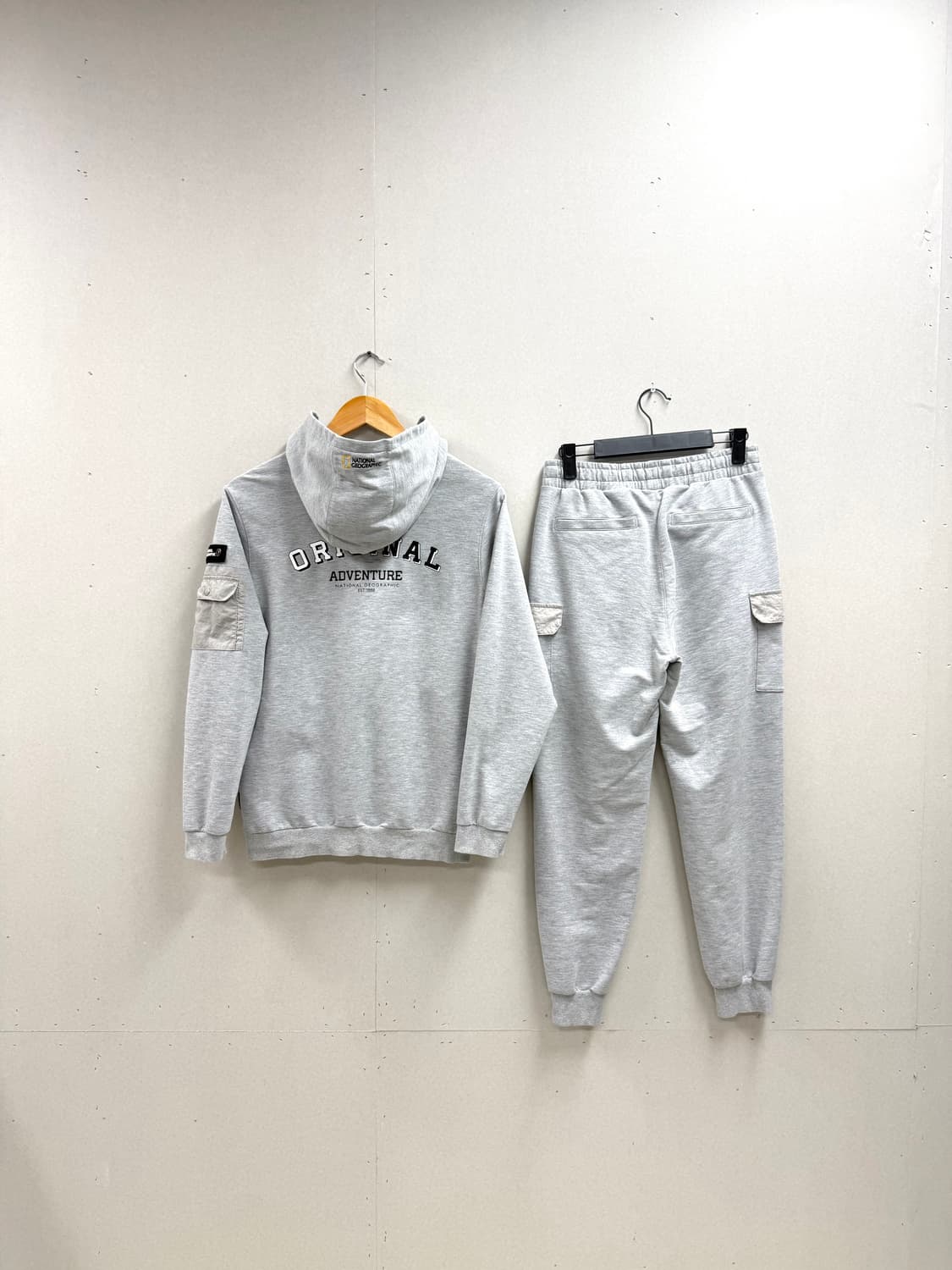 키즈 160 / 내셔널지오그래픽 와펜 후드집업 + 조거팬츠 세트 셋업 상품이미지6