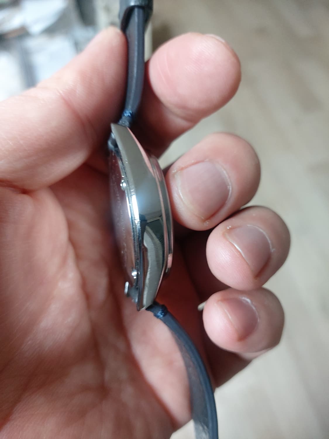 시티즌 XC 라디오 컨트롤 에코드라이브 시계입니다. 깔끔한 디자인에 고급 상품이미지3