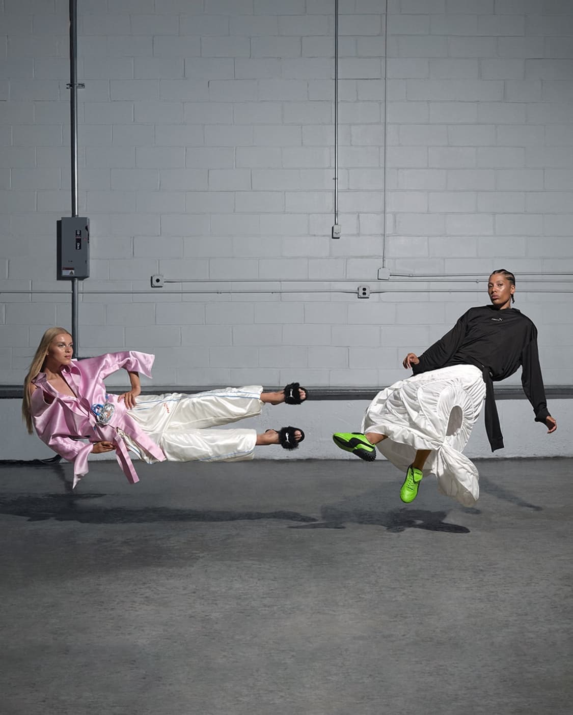 푸마 x FENTY T7 실크 자수 트랙팬츠 트레이닝 바지 크림 화이트 상품이미지9