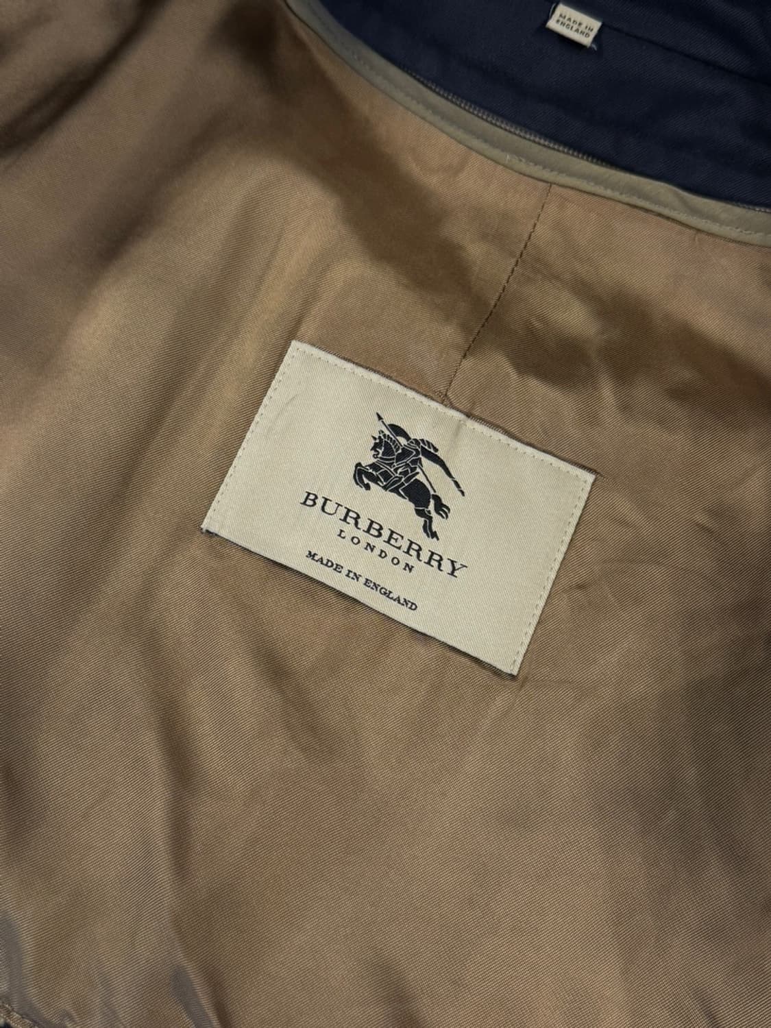 버버리 래글런 코트 105 상품이미지5