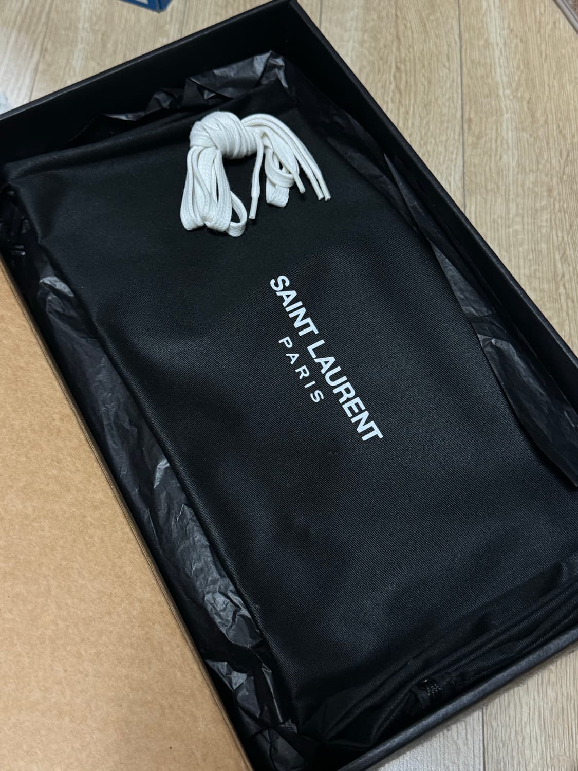 생로랑 스컬 운동화  255사이즈 판매 상품이미지5