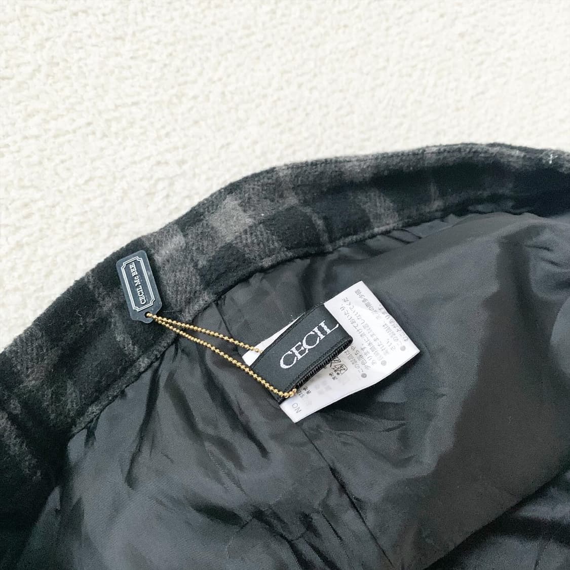 세실맥비 블랙그레이 체크 울 숏pt 상품이미지3