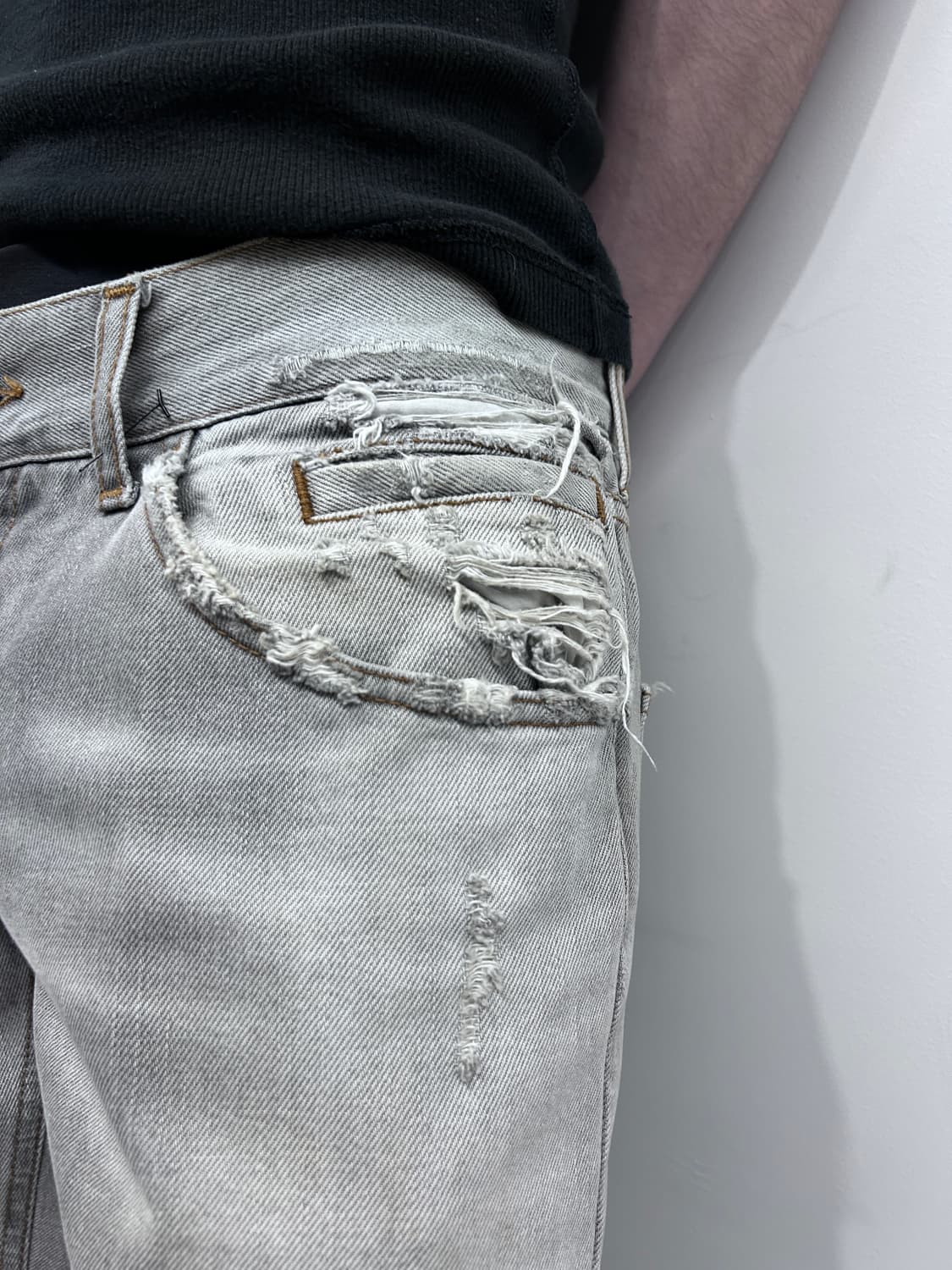 돌체앤가바나 화이트 블리치드 디스트레스드 데님 상품이미지3