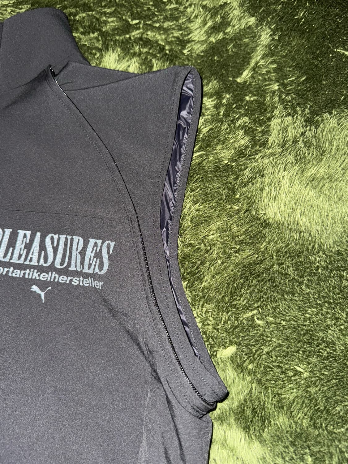 [L] PLEASURES 플레져스 X 푸마 콜라보 2in1 자켓 블랙 상품이미지5