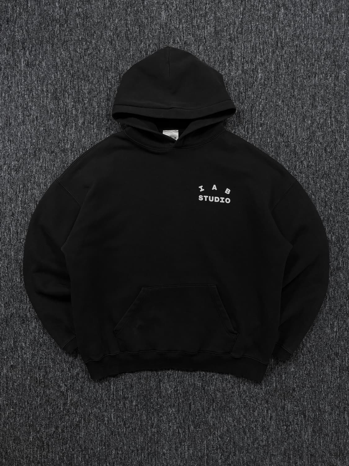 아이앱 스튜디오 로고 블랙 후드티 상품이미지4