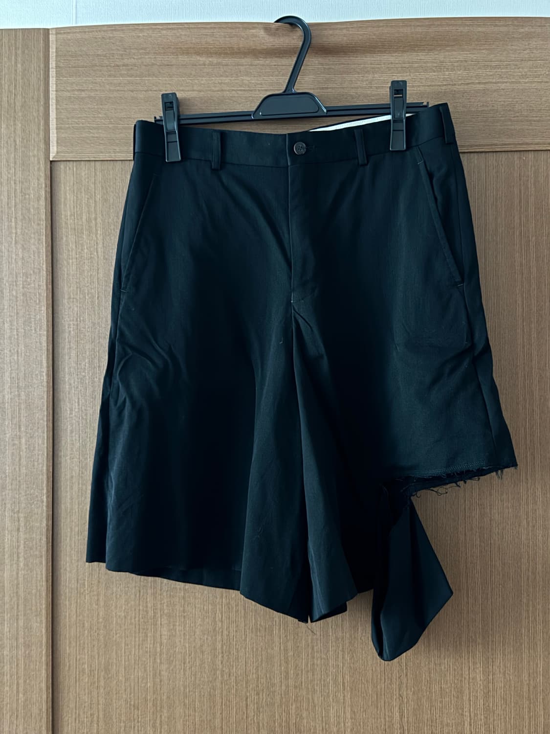 꼼데가르송 옴므 플러스 디스트로이 하프팬츠 (블랙 s) 상품이미지1