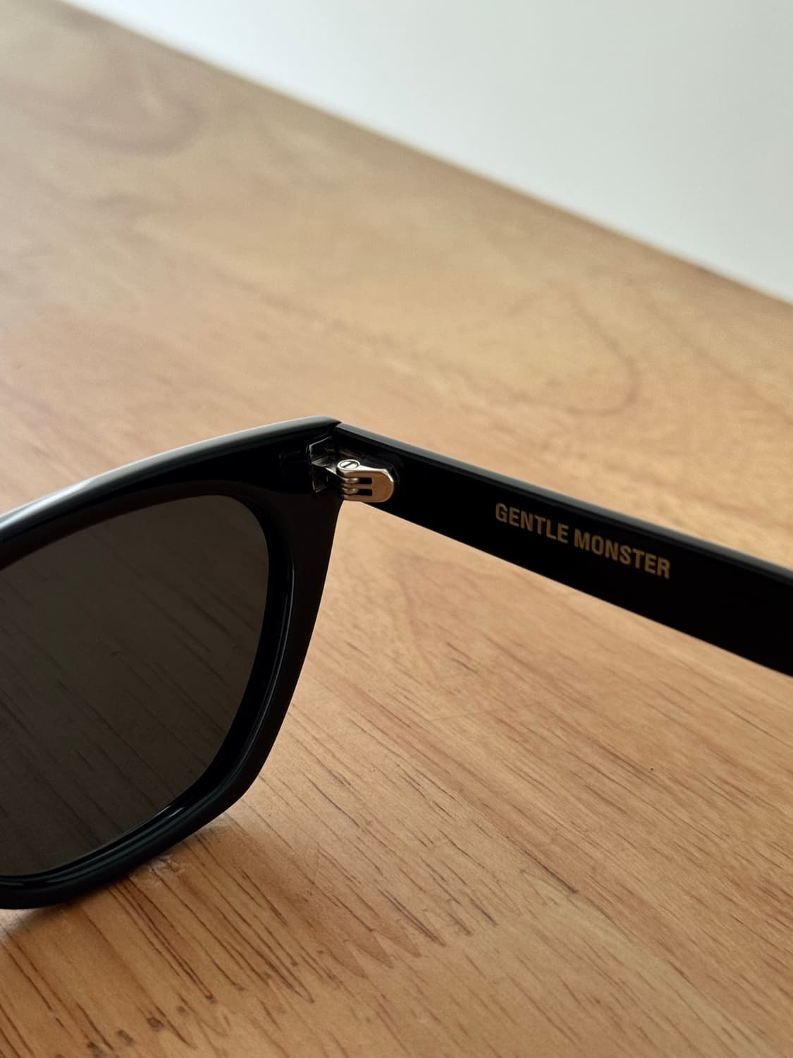 (무료배송,수수료x) 젠틀몬스터 쿠키 01 선글라스 판매합니다. 상품이미지6