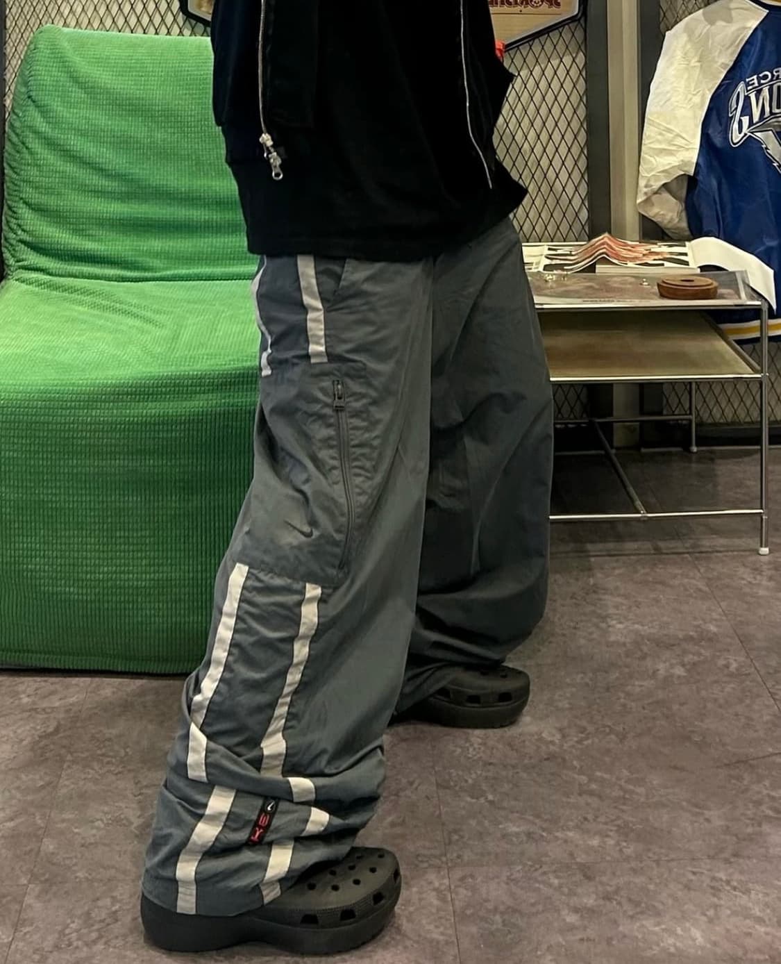 Nike charcol cargo track pants 상품이미지1