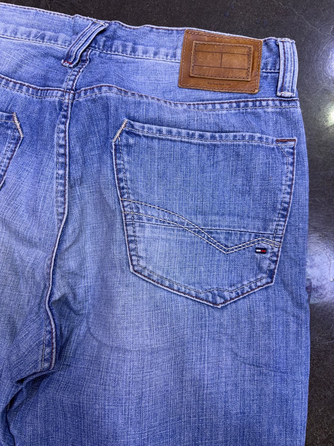 타미힐피거 메디슨 스트레이트핏 빈티지 연청 워싱 데님팬츠 32 상품이미지7