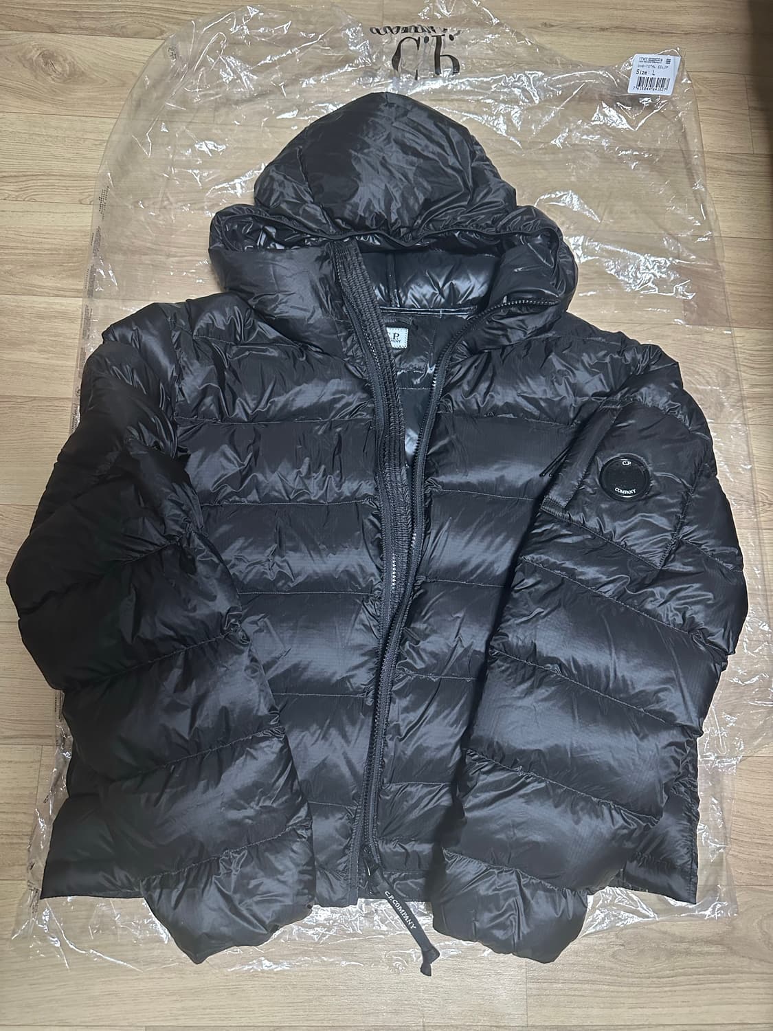 Cp컴퍼니 dd쉘 패딩 블랙 L 상품이미지1