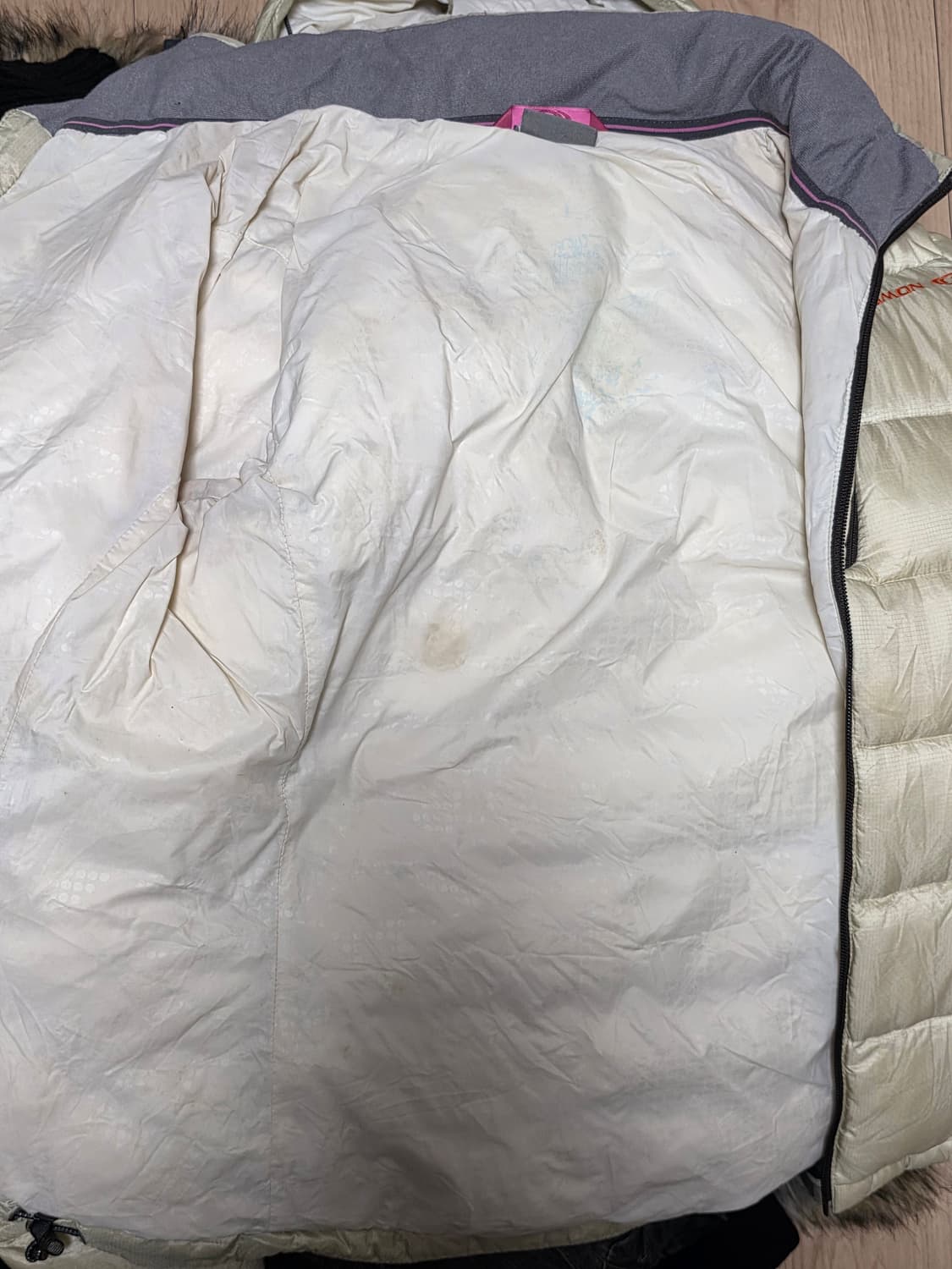 살로몬 덕다운 아이보리 패딩 m 상품이미지8