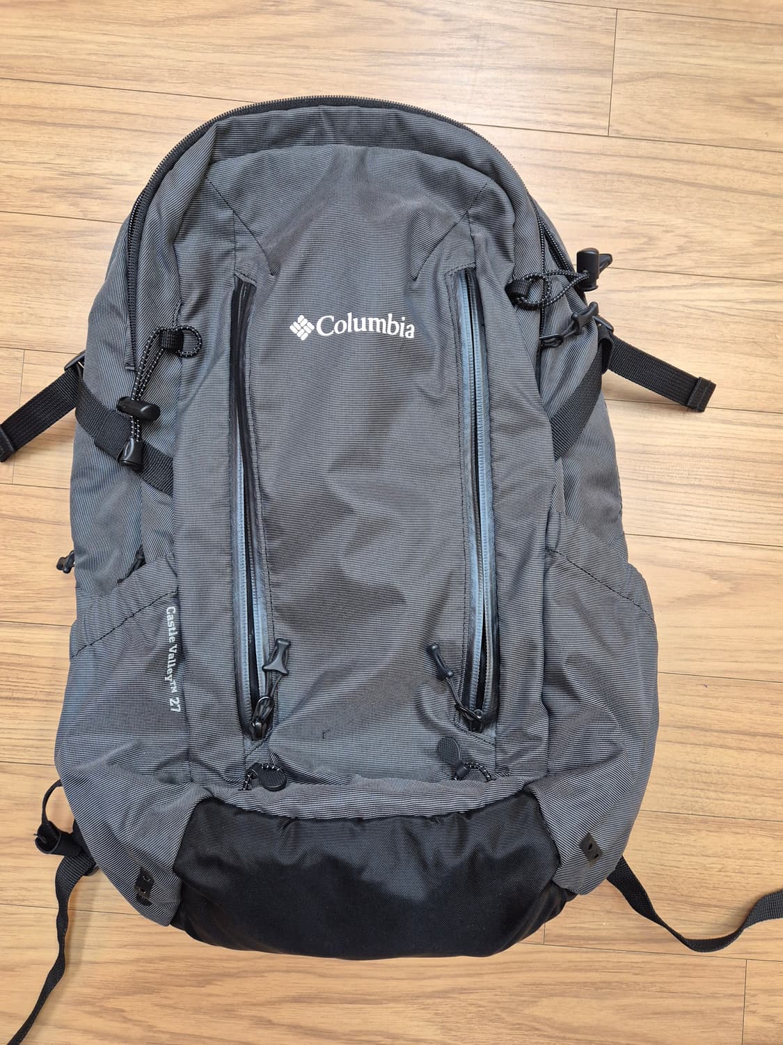 콜롬비아 Castle Valley 27L 등산 백팩입니다. 27L 수납  상품이미지1