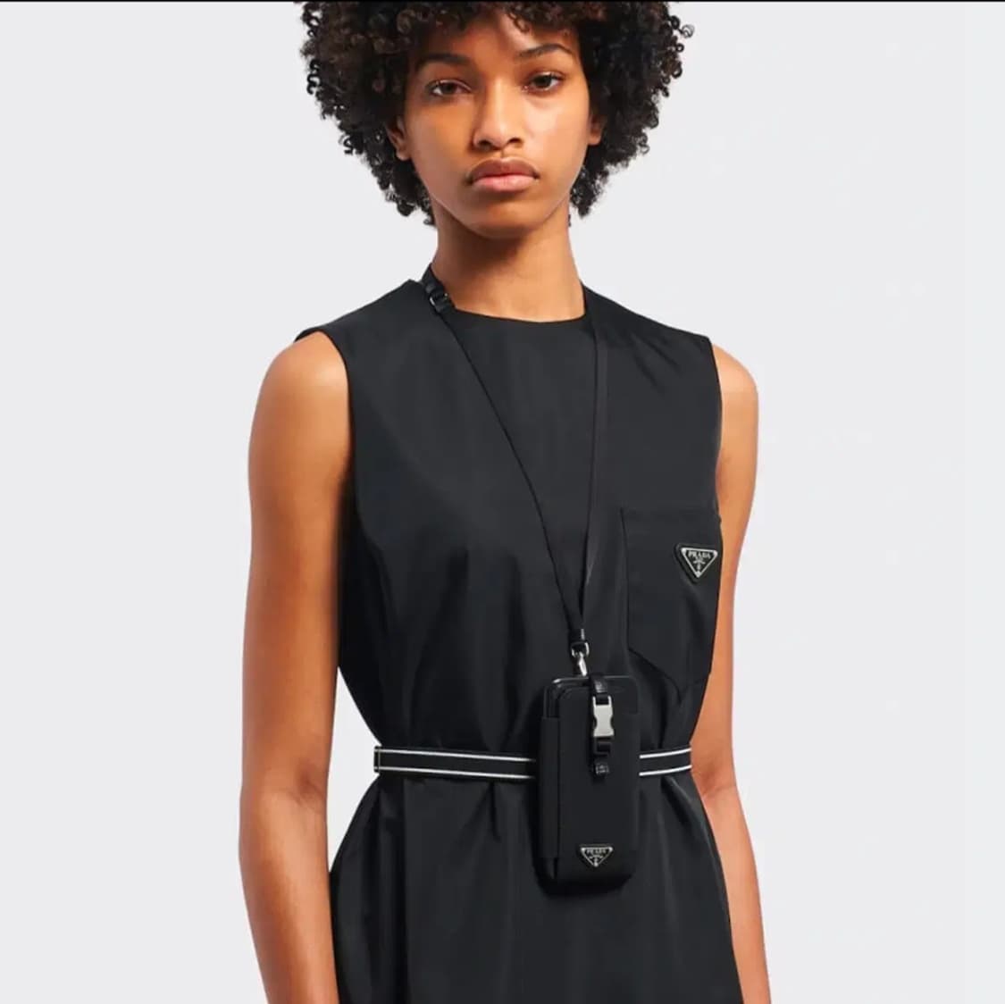 미사용품 프라다 삼각로고 리나일론 테수토 폰 파우치 시가렛 케이스백 상품이미지2