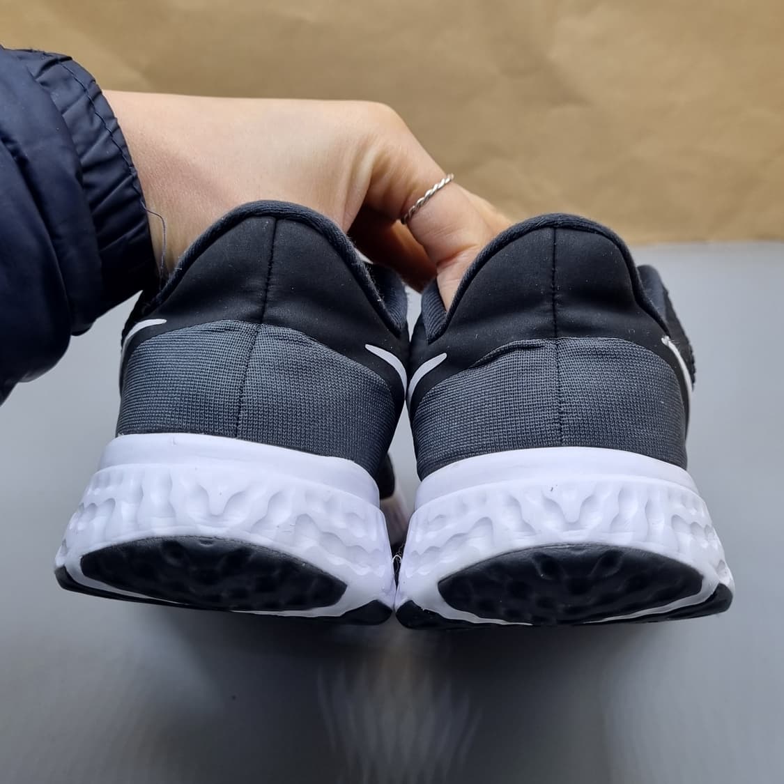 나이키 레볼루션5 여성운동화235  상품이미지4