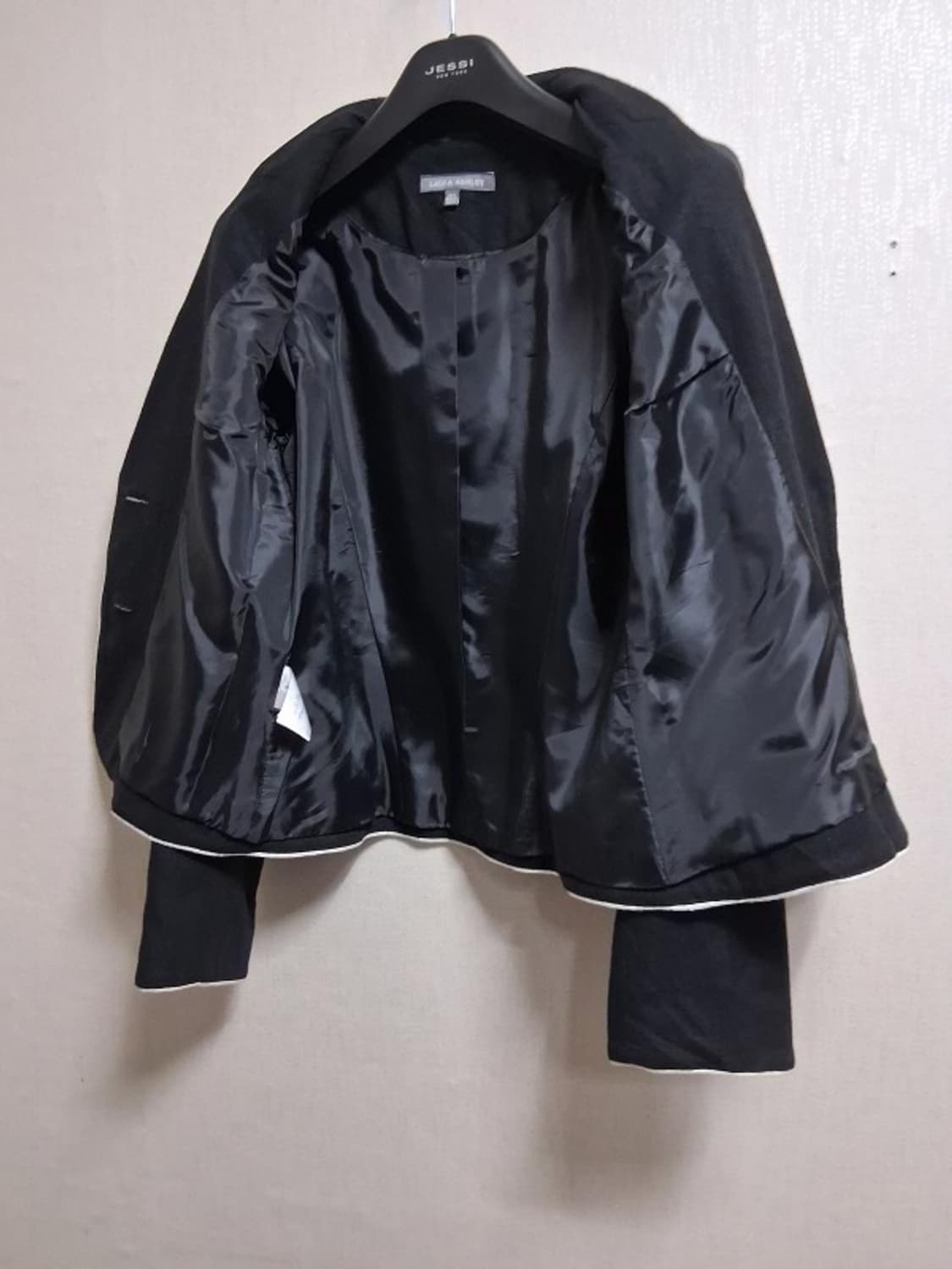 로라 애슐리 여성 춘추 린넨쟈켓 흰선라인배색 블랙숏쟈켓 4455 상품이미지4