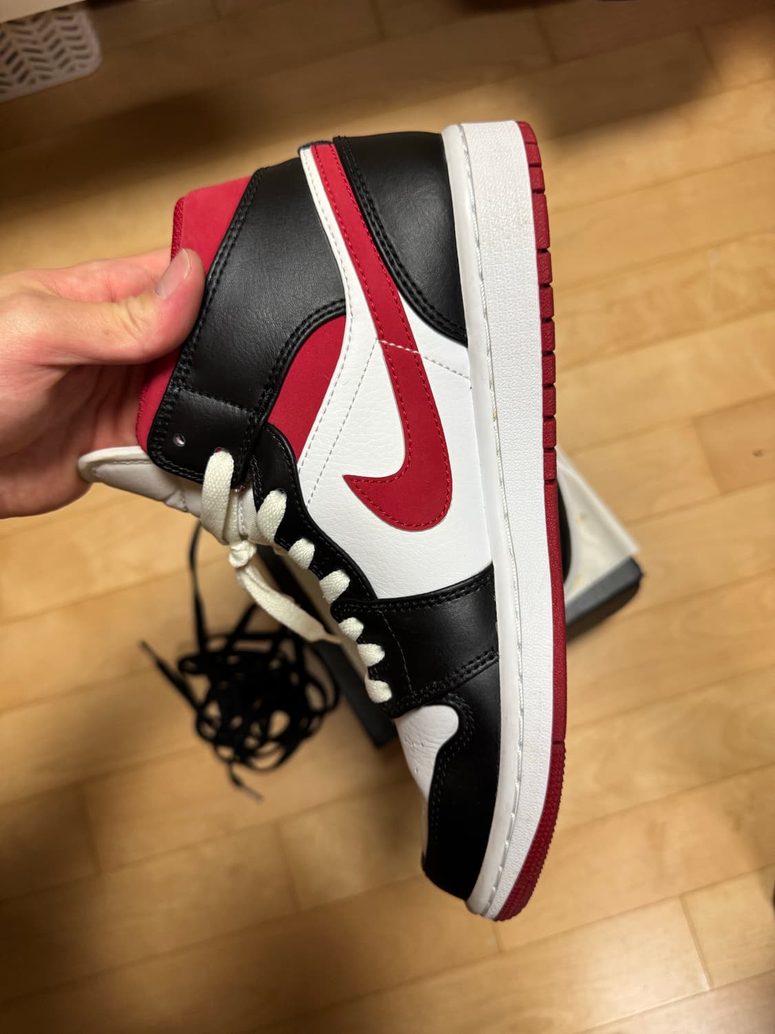 (260) 조던1 미드 짐레드 상품이미지3