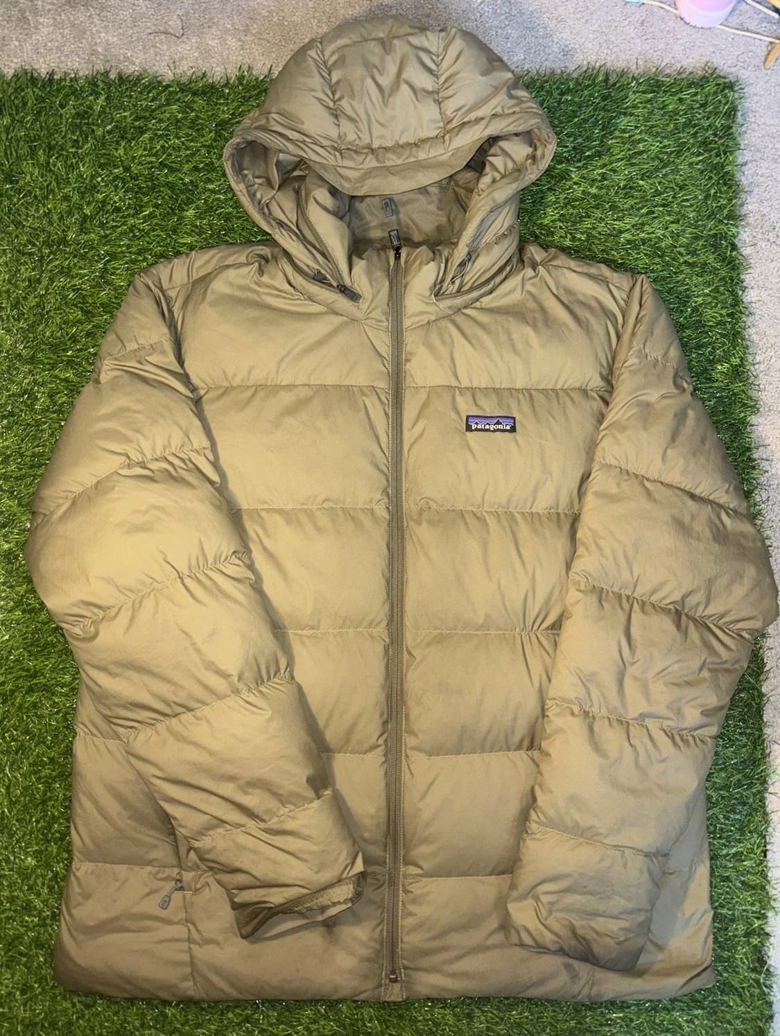 파타고니아 남성용 사일런트 후디 패딩 상품이미지1