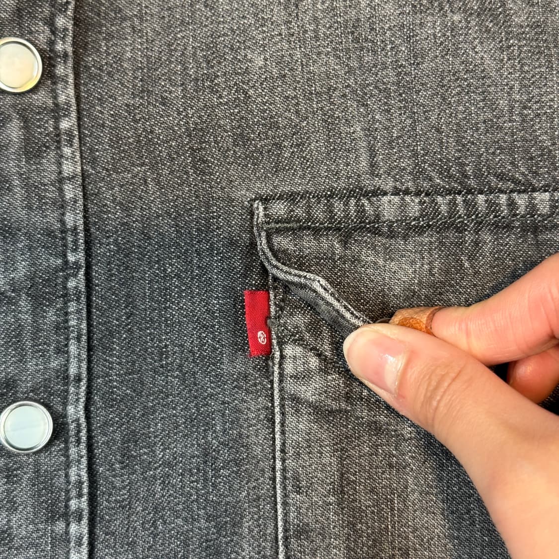 M) 리바이스 스탠다드 투포켓 웨스턴 흑청 데님 셔츠 상품이미지4