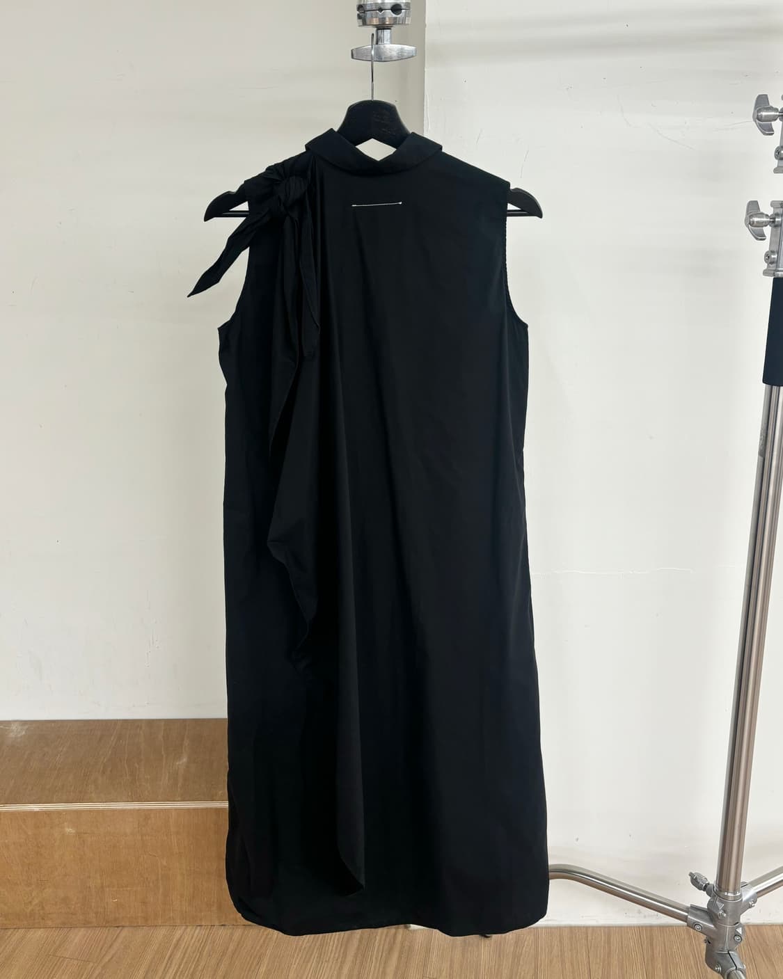 엠엠식스 카라 블랙 슬리브리스 코튼 롱 원피스 상품이미지6