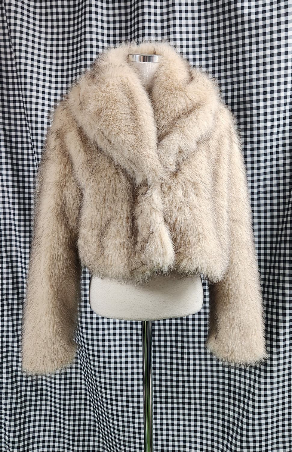 베이지 볼륨 퍼 숏자켓 / 연말·파티룩 상품이미지1