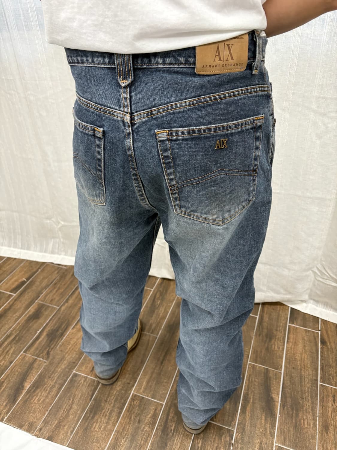 아르마니 익스체인지 AX 릴랙스드 핏 워싱 데님 팬츠 상품이미지1