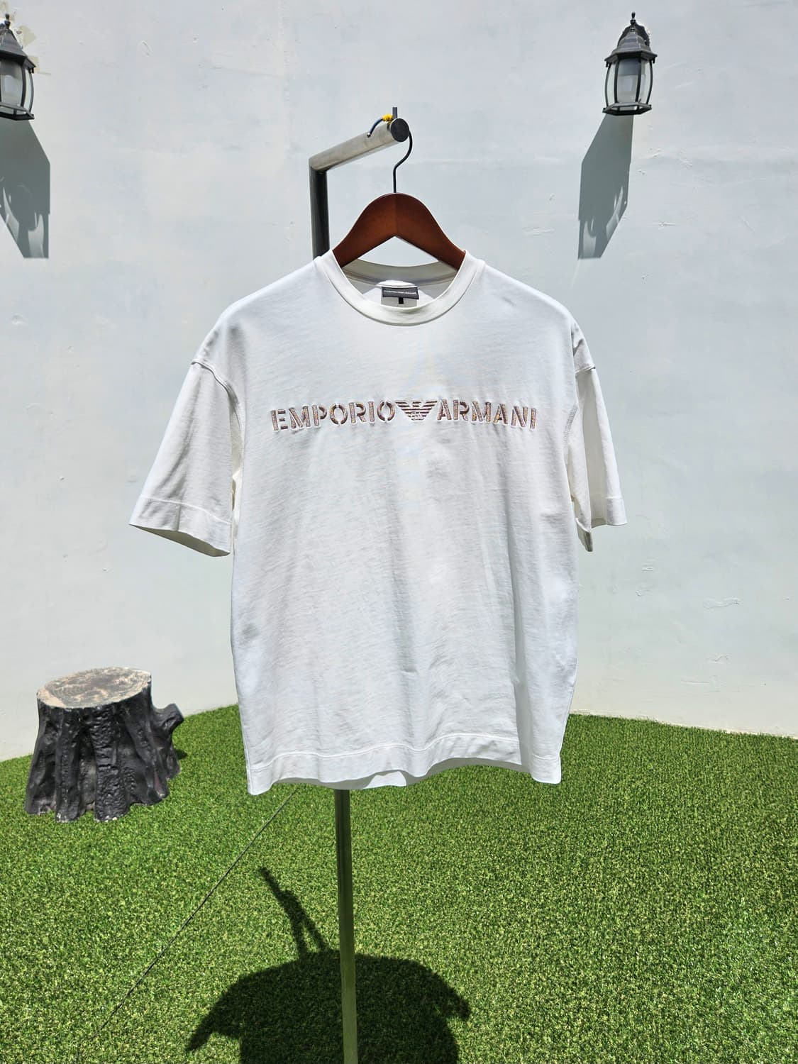 엠포리오 아르마니 자수 로고 티셔츠 상품이미지1