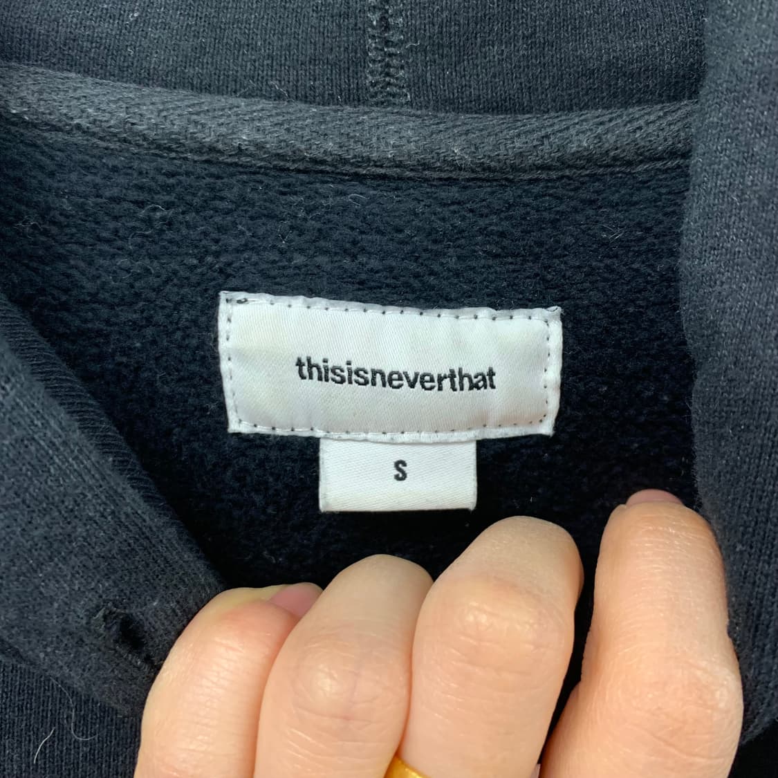 디스이즈네버댓 자수로고 블랙 후드티 상품이미지7
