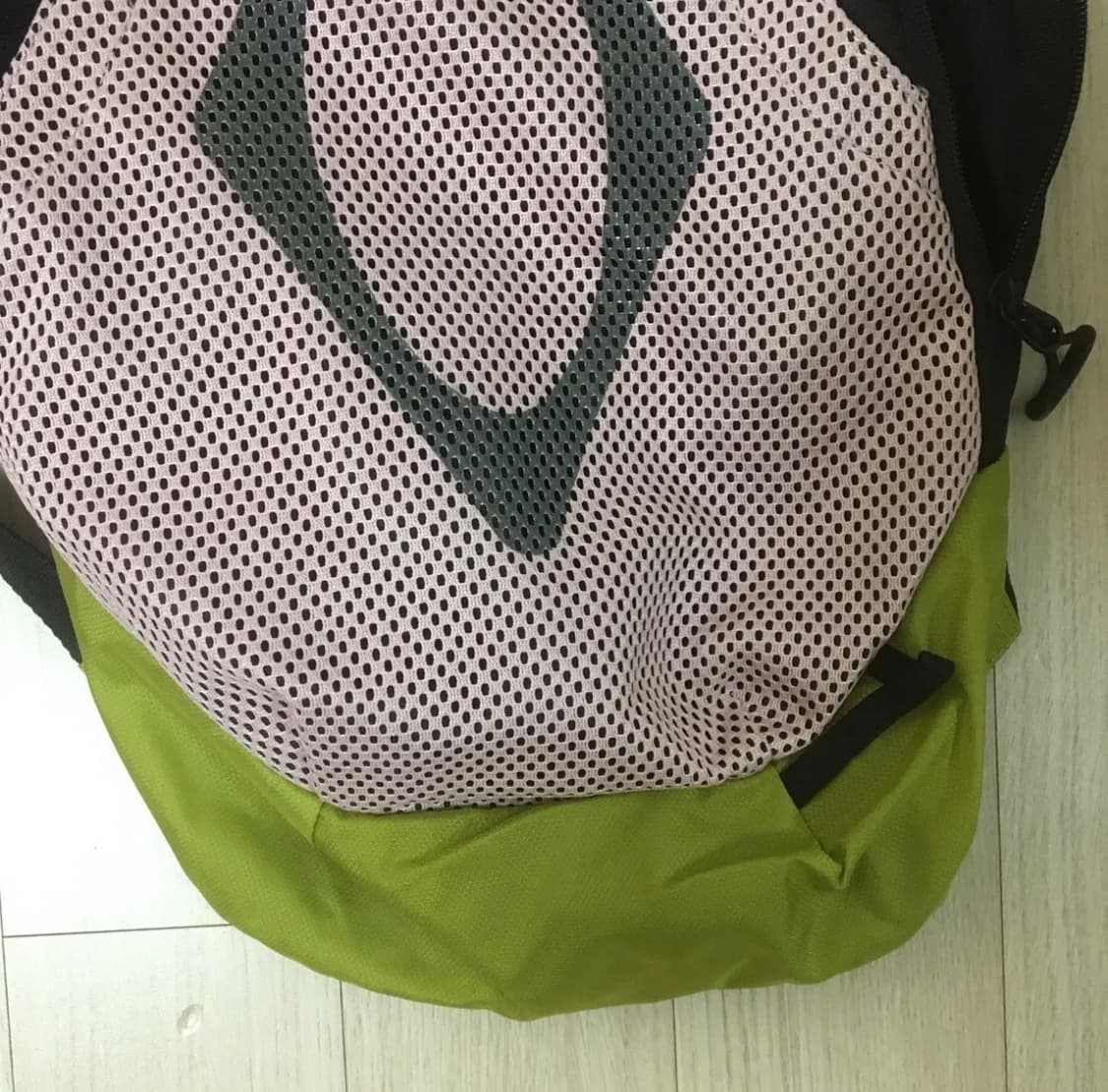 미스치프 룸버스 메쉬 백팩 핑크 블랙 상품이미지2