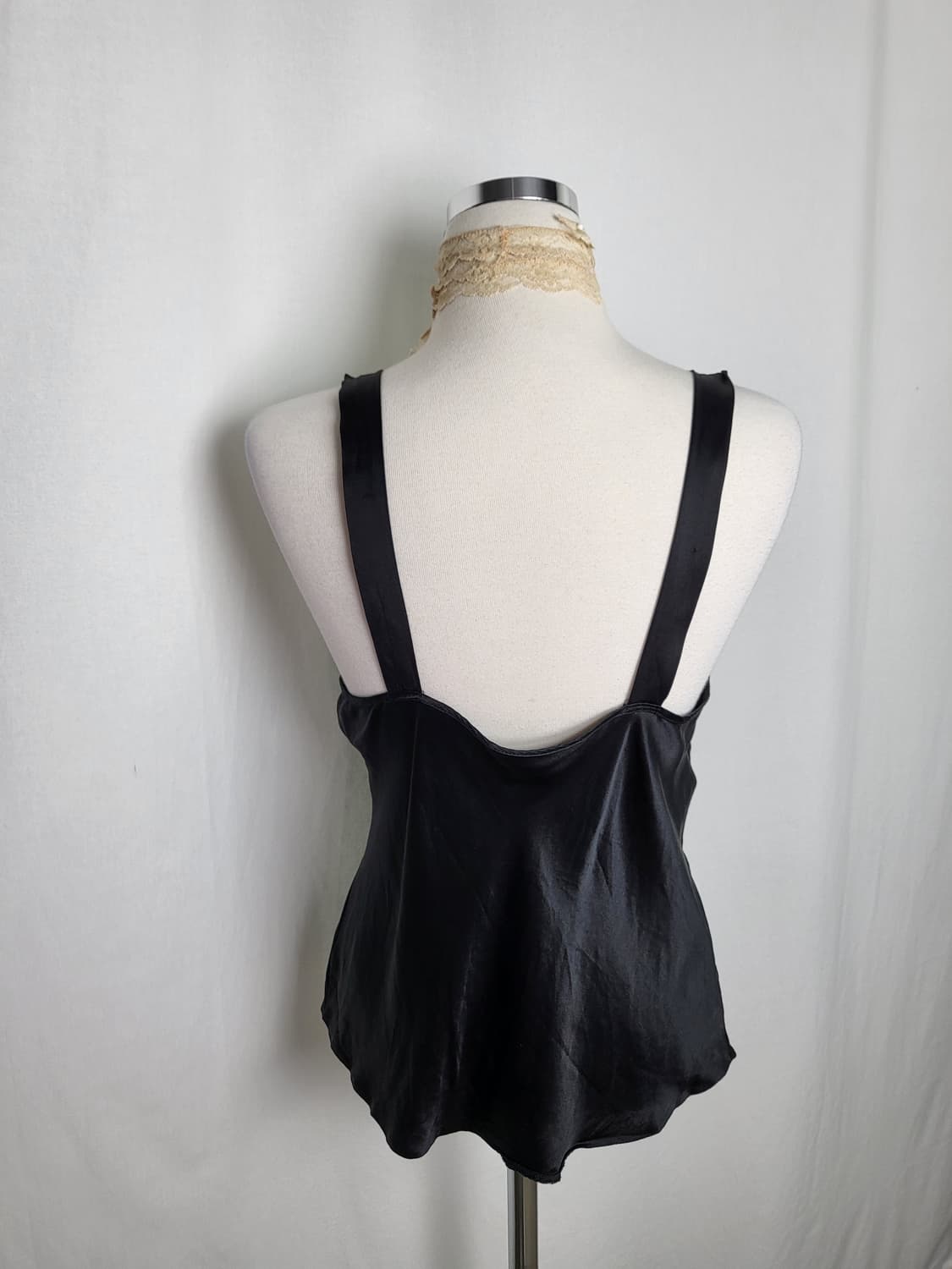 빈티지 블랙 새틴 자수레이스 슬립 나시 탑 상품이미지3