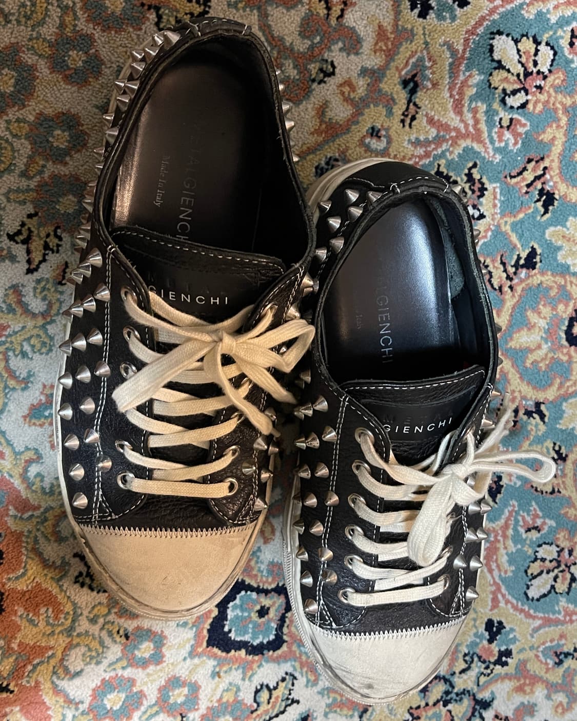 260)지방시 스터드 스니커즈 상품이미지3