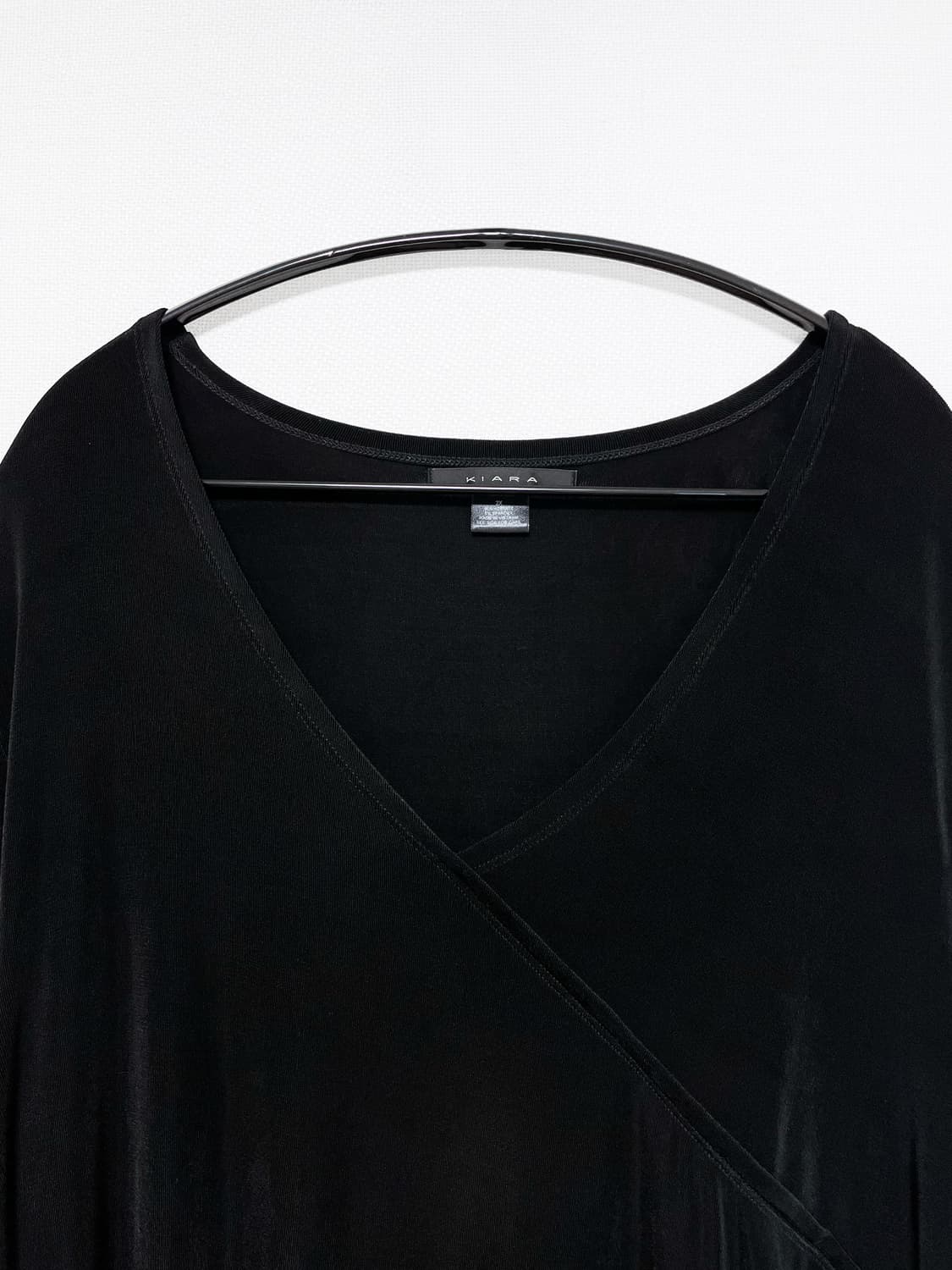 Shirring V-Neck Long Sleeve - Black 상품이미지5