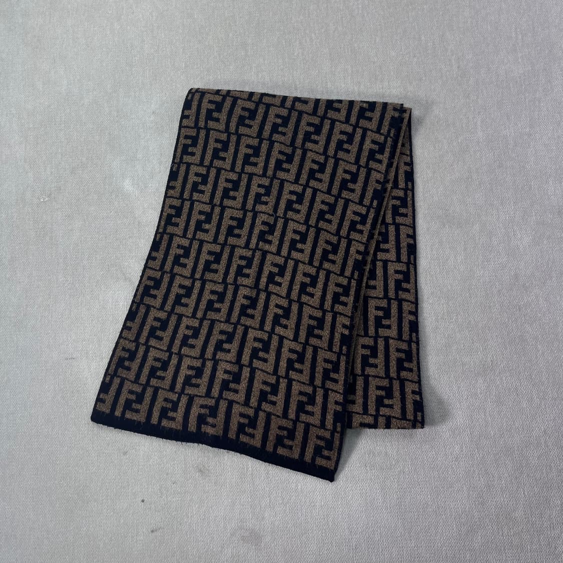 팬디 주카패턴 ff 머플러 상품이미지1