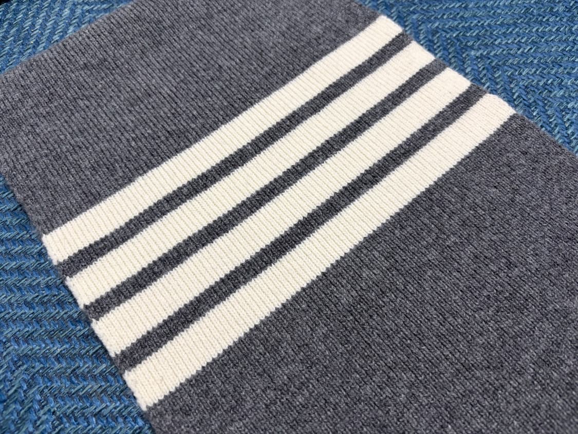 톰브라운 메리노울 사선 그레이 머플러 상품이미지2