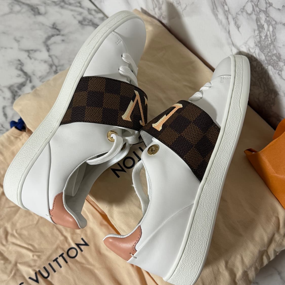 새상품 루이비통 벨크로 프론트로우 36 스니커즈 상품이미지5