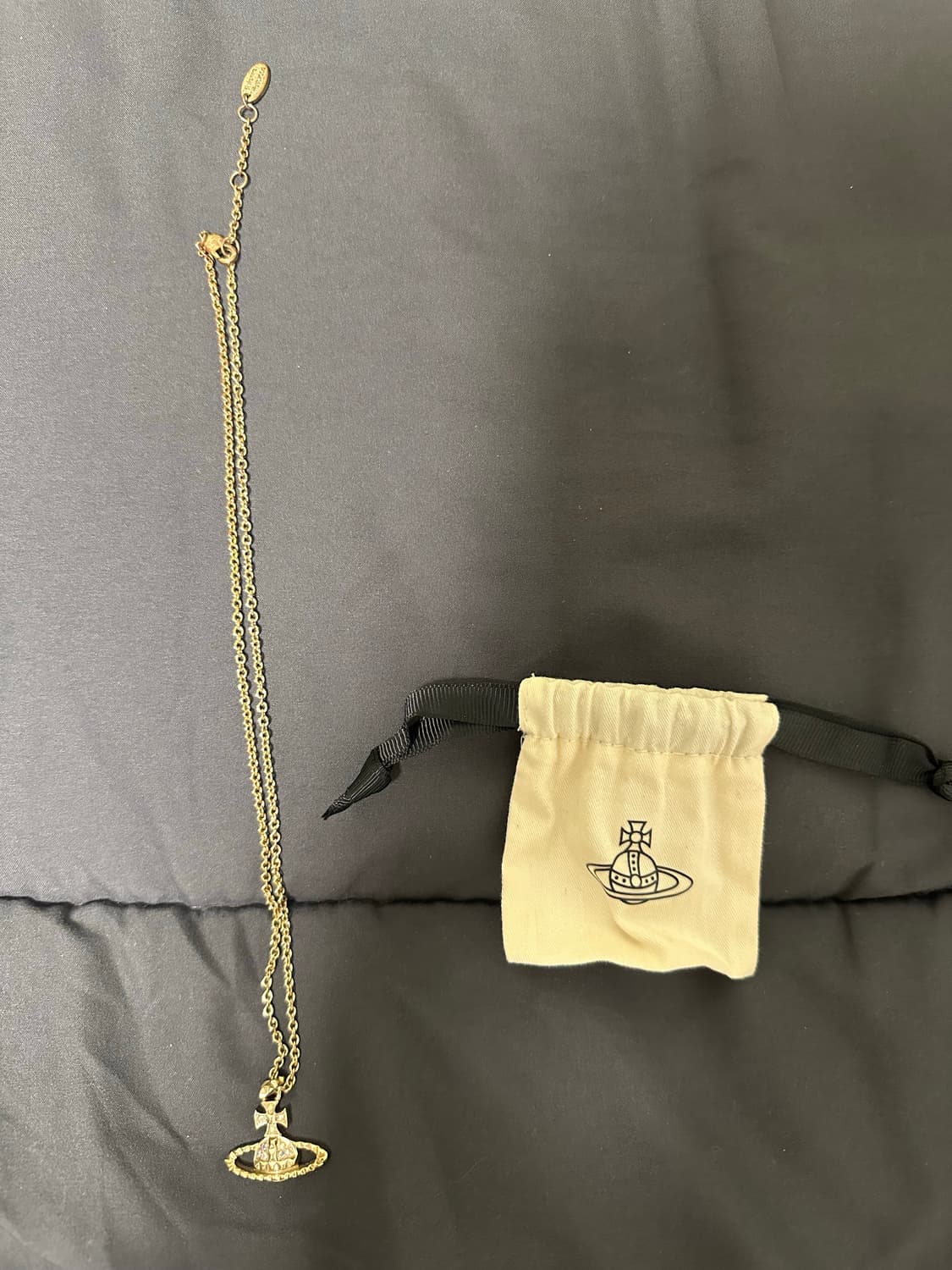 비비안웨스트우드 목걸이 릴리프 펜던트 골드 상품이미지3