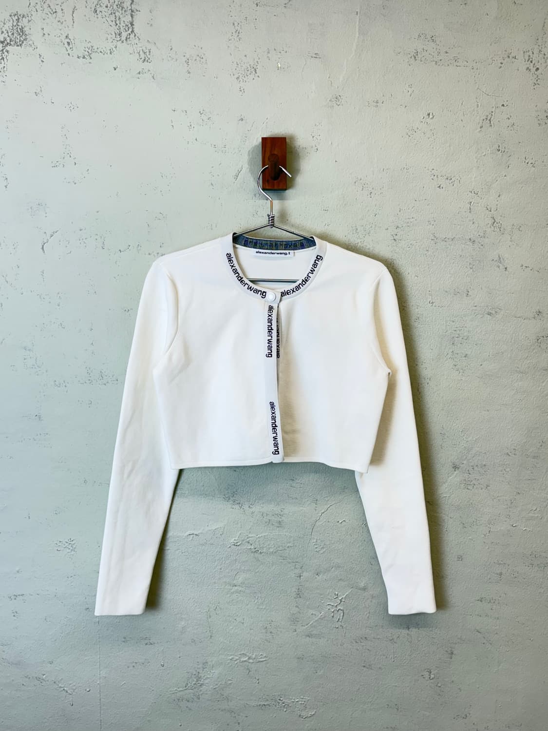 알렉산더왕 로고 크롭 니트 가디건 상품이미지1