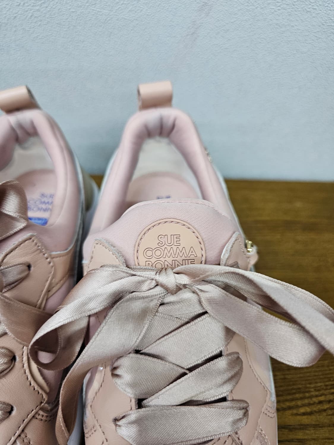 슈콤마보니 체인 리본 스니커즈 상품이미지5