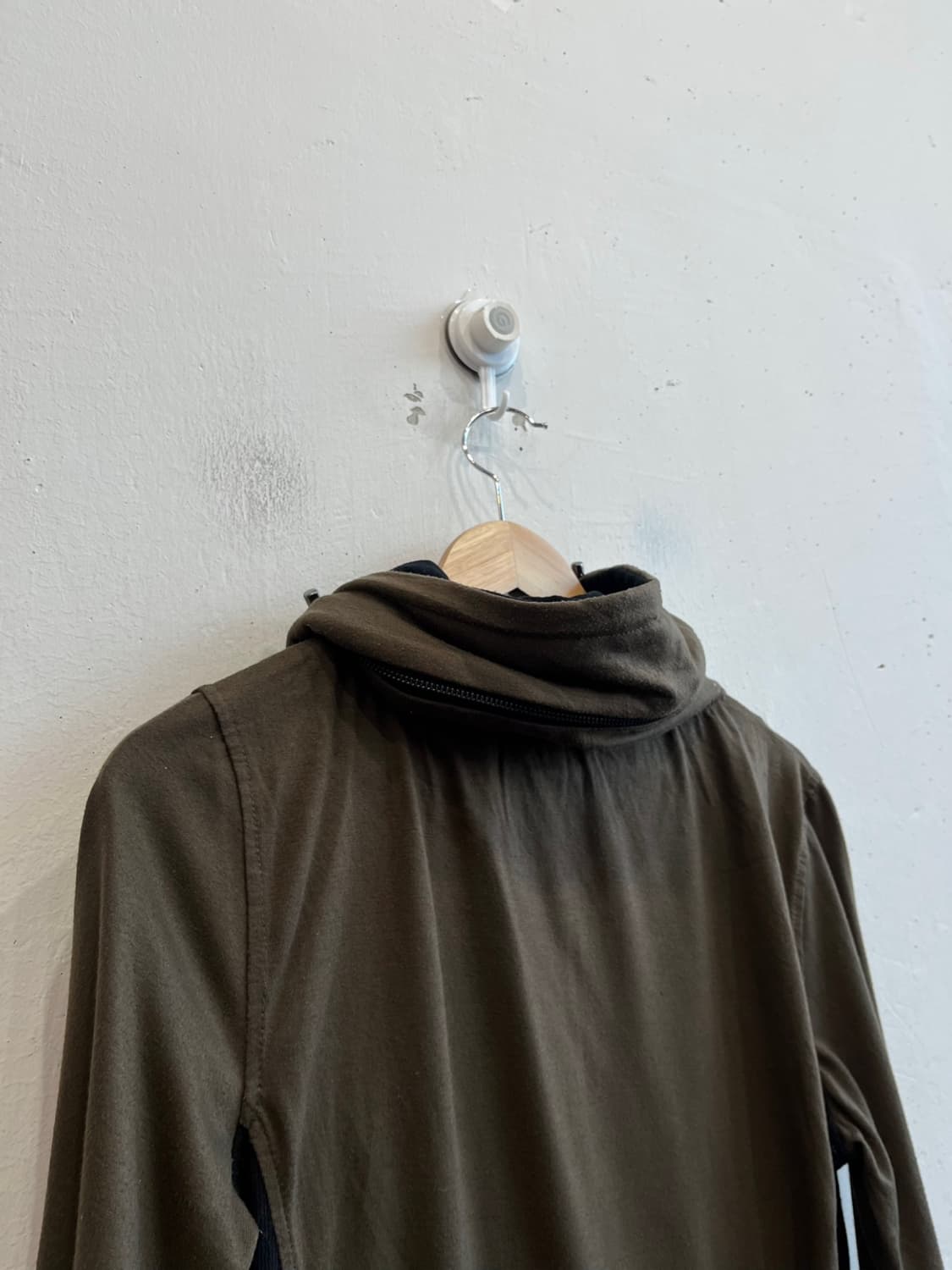 In the attic 하이넥 집업 자켓 상품이미지4