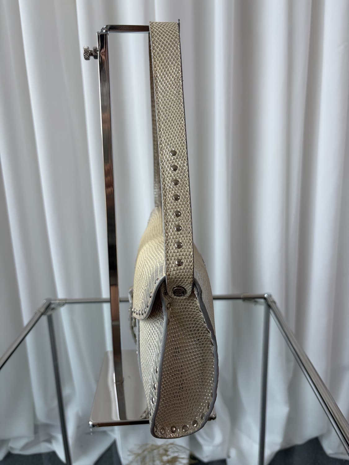 셀린느 리자드스킨 스터드 트리옹프 숄더백  상품이미지6