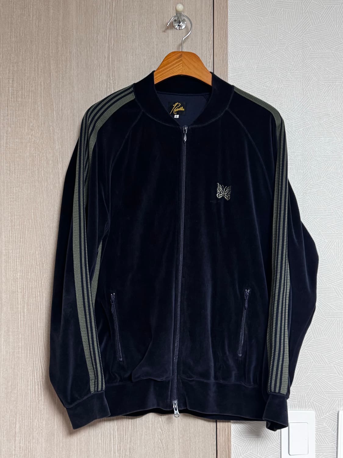 니들스 트랙집업 상품이미지1