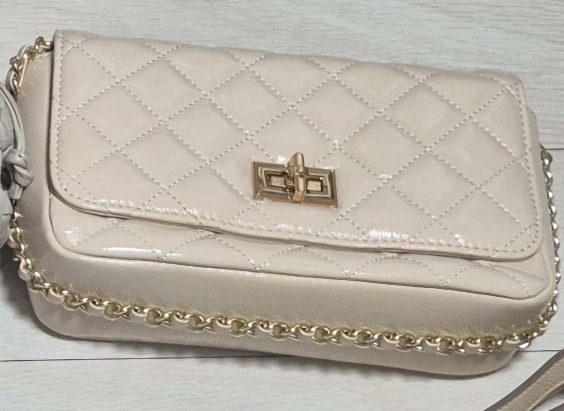 양가죽 퀼팅 페이던트 체인크로스백 상품이미지1