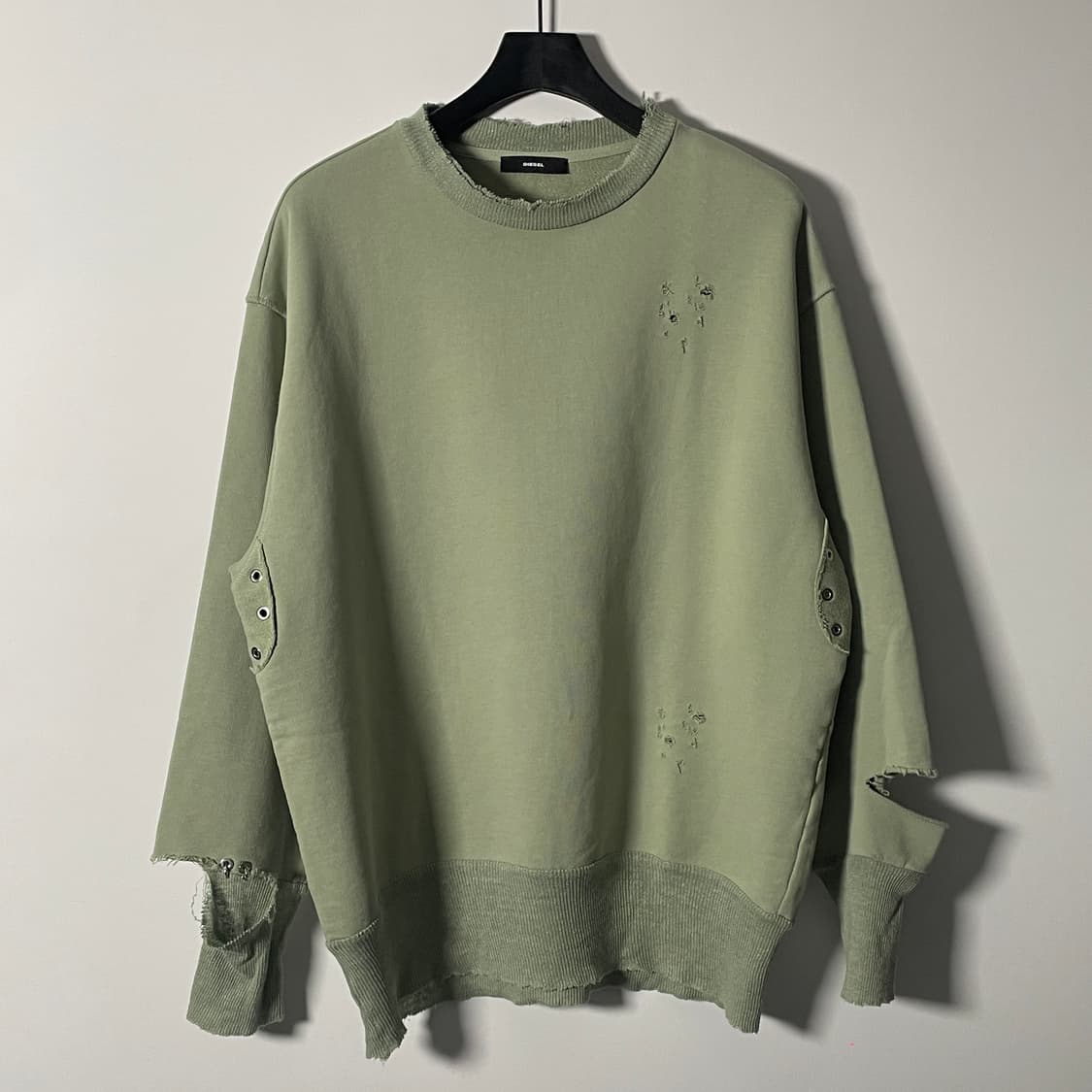 디젤 디스트로이드 라운드 맨투맨 (on.717)   상품이미지1