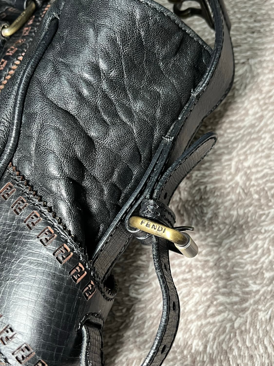 Fendi Etonico Shoulder Bag Black  상품이미지4